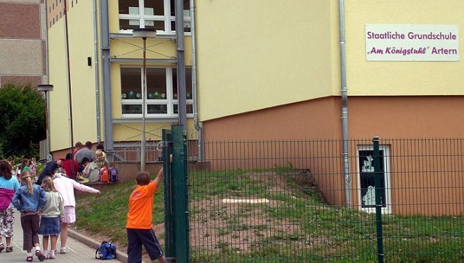 Grundschule "Am K&ouml;nigsstuhl" (Foto: Klaus Henze, Artern)