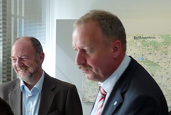 Geld für Kirche (Foto: Karl-Heinz Herrmann) Geld für Kirche (Foto: Karl-Heinz Herrmann)