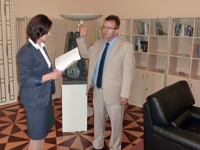 Diensteid abgenommen (Foto: Landratsamt Kyffhäuserkreis) Diensteid abgenommen (Foto: Landratsamt Kyffhäuserkreis)