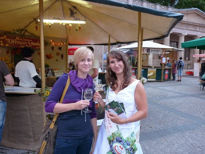 Weinfest er&ouml;ffnet (Foto: Karl-Heinz Herrmann)