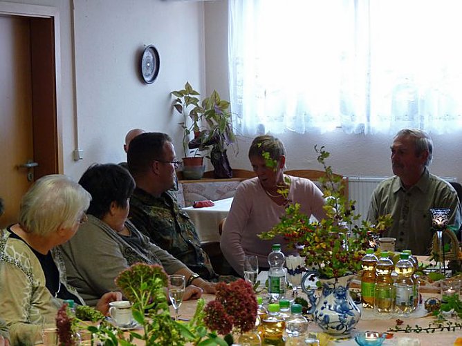 Kleine Einweihung (Foto: Karl-Heinz Herrmann)