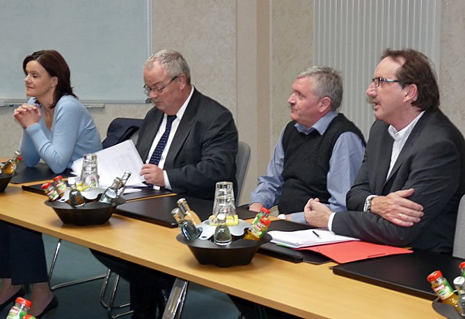 Unternehmersgespräch bei GSES (Foto: Karl-Heinz Herrmann) Unternehmersgespräch bei GSES (Foto: Karl-Heinz Herrmann)