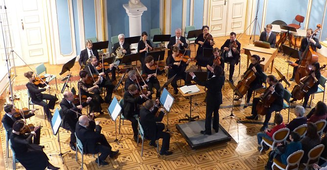 Konzert im Blauen Saal (Foto: B. Susemihl) Konzert im Blauen Saal (Foto: B. Susemihl)