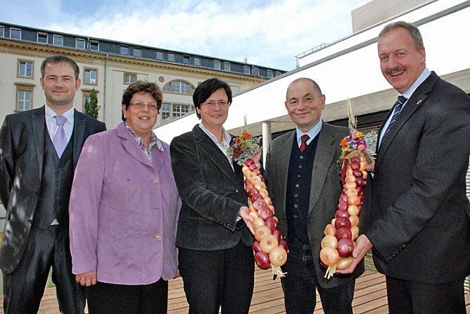 Zwiebelz&ouml;pfe (Foto: Torsten Stahlberg T H &Uuml; R I N G E R I N N E N M I N I S T E R I U M)