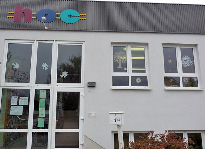 Eingangsbereich neu gestaltet (Foto: Karl-Heinz Herrmann) Eingangsbereich neu gestaltet (Foto: Karl-Heinz Herrmann)