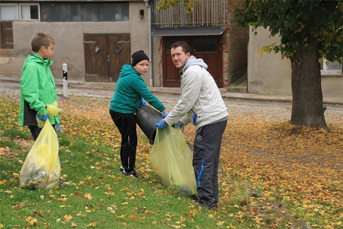 Volltreffer gegen Abfall (Foto: VfB Oldisleben) Volltreffer gegen Abfall (Foto: VfB Oldisleben)