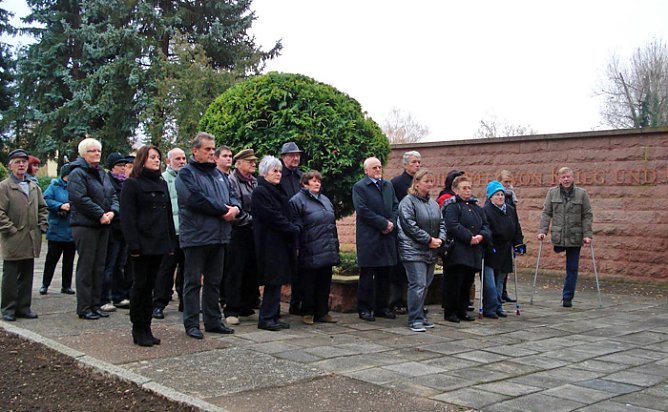 Volkstrauertag Artern (Foto: Ronald Römer) Volkstrauertag Artern (Foto: Ronald Römer)