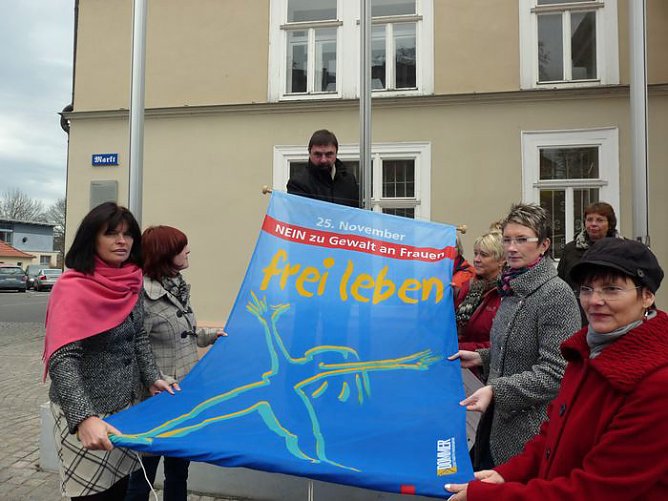 Nein zu Gewalt an Frauen (Foto: Karl-Heinz Herrmann) Nein zu Gewalt an Frauen (Foto: Karl-Heinz Herrmann)