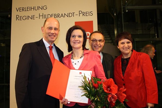 Von der Preisverleihung (Foto: Bündnis gegen Rechts im Kyffhäuserkreis ) Von der Preisverleihung (Foto: Bündnis gegen Rechts im Kyffhäuserkreis )