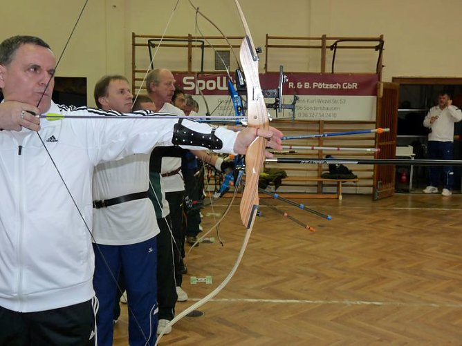 Adventsturnier der Bogenschützen (Foto: Karl-Heinz Herrmann) Adventsturnier der Bogenschützen (Foto: Karl-Heinz Herrmann)