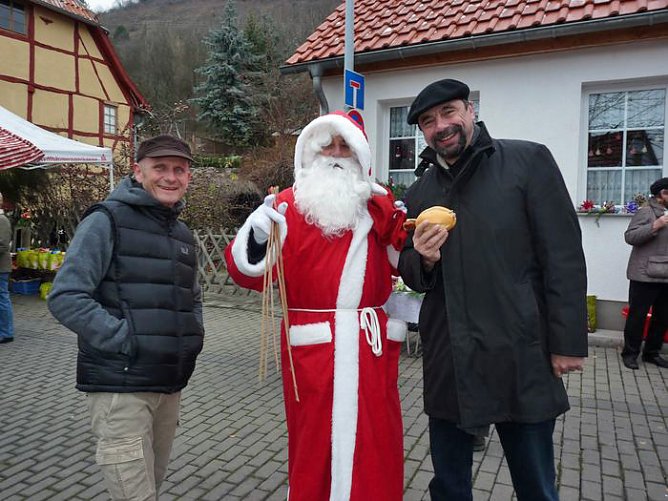 Weihnachtsmarkt (2) (Foto: Karl-Heinz Herrmann) Weihnachtsmarkt (2) (Foto: Karl-Heinz Herrmann)