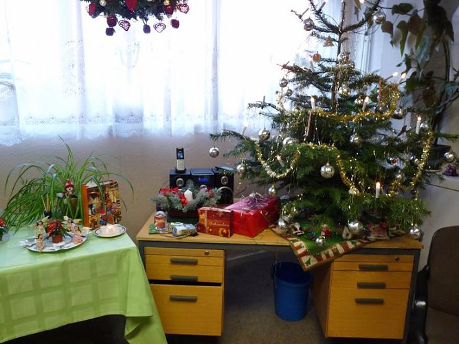 Stimmungsvoll gefeiert (Foto: Karl-Heinz Herrmann) Stimmungsvoll gefeiert (Foto: Karl-Heinz Herrmann)