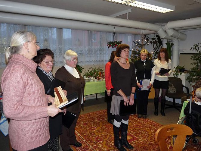 Stimmungsvoll gefeiert (Foto: Karl-Heinz Herrmann) Stimmungsvoll gefeiert (Foto: Karl-Heinz Herrmann)