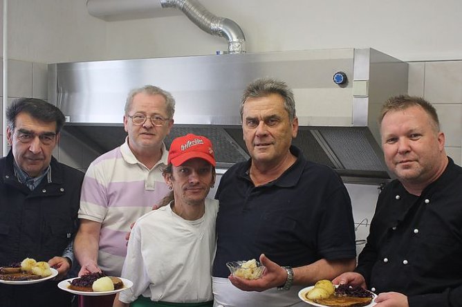 Mit links gekocht (Foto: Die Linke - Artern) Mit links gekocht (Foto: Die Linke - Artern)