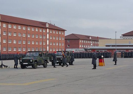 Einheiten werden aufgelöst (Foto: Karl-Heinz Herrmann) Einheiten werden aufgelöst (Foto: Karl-Heinz Herrmann)