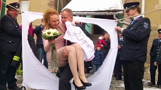 Feuerwehrmann heiratet in Ebeleben (Foto: Andreas Sorber)
