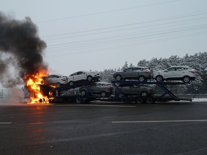 Lkw brannte (Foto: API)