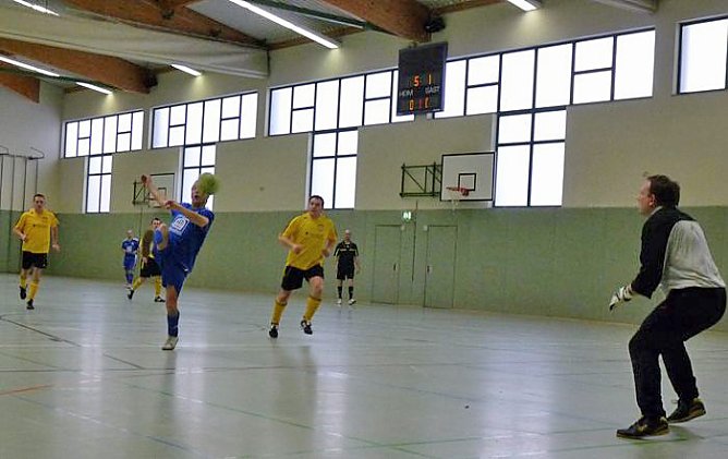 Richtiges Endspiel (Foto: Karl-Heinz Herrmann) Richtiges Endspiel (Foto: Karl-Heinz Herrmann)