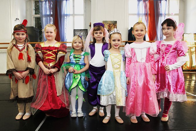 Närrisches Treiben auf der Tanzfläche (Foto: Günter Herting) Närrisches Treiben auf der Tanzfläche (Foto: Günter Herting)