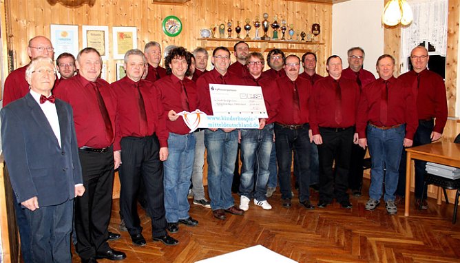 Starke Stimmen für todkranke Kinder (Foto: Männerchor Holzsußra) Starke Stimmen für todkranke Kinder (Foto: Männerchor Holzsußra)