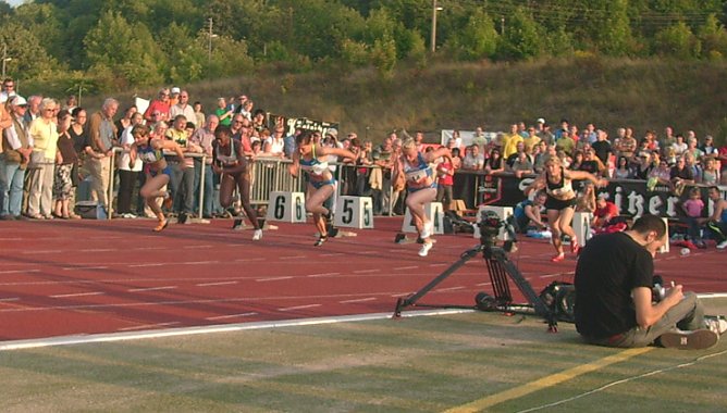 100 m Lauf Frauen (Foto: Karl-Heinz Herrmann) 100 m Lauf Frauen (Foto: Karl-Heinz Herrmann)