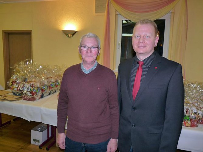 Am Freitag fand in Sondershausen die Ehrung der Blutspender und DRK-Helfer aus dem Kyffh&auml;userkreis statt. Dabei erfuhr kn auch eine besondere Geschichte.  Wer darf eigentlich Blutsenden? Von Sven K&ouml;hn (Foto: Karl-Heinz Herrmann)