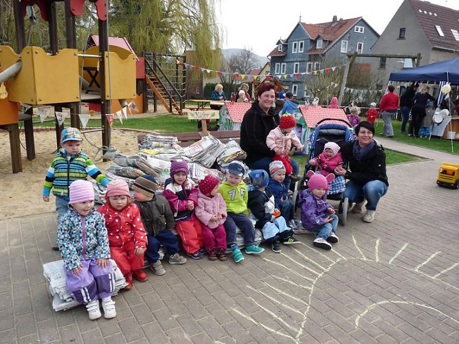 Tonnenweise Papier (Foto: Karl-Heinz Herrmann)