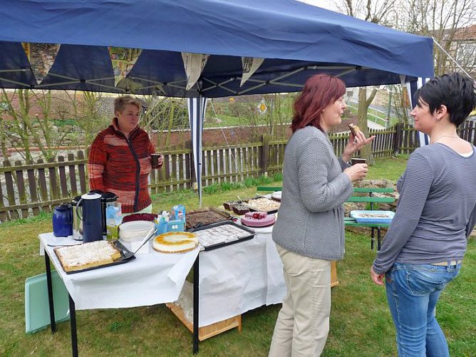 Tonnenweise Papier (Foto: Karl-Heinz Herrmann)