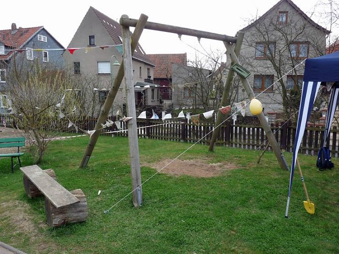 Tonnenweise Papier (Foto: Karl-Heinz Herrmann)