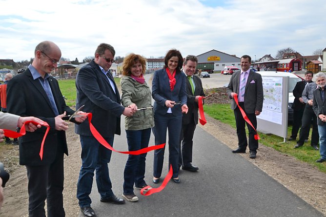 Wichtiges Teilst&uuml;ck &uuml;bergeben (Foto: Stadt Ebeleben)