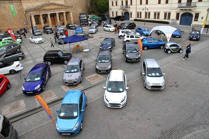 Verhaltner Start (Foto: Günter Herting) Verhaltner Start (Foto: Günter Herting)