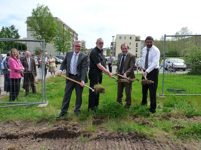 Spatenstich vollzogen (Foto: Karl-Heinz Herrmann)