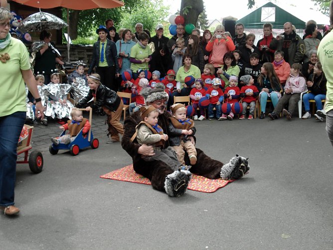 Resümee Straßenfest (Foto: Kindervilla Bad Frankenhausen) Resümee Straßenfest (Foto: Kindervilla Bad Frankenhausen)