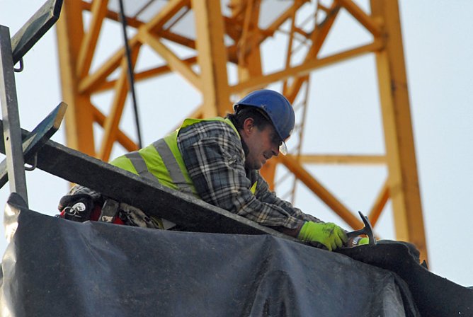 Jetzt Lohn-Check machen: (Foto: IG Bau)