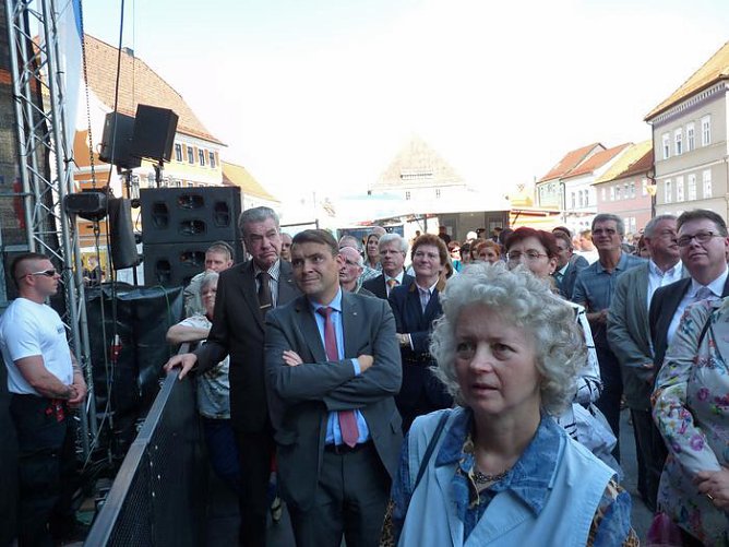 Ehrengabe erhalten (Foto: Karl-Heinz Herrmann)