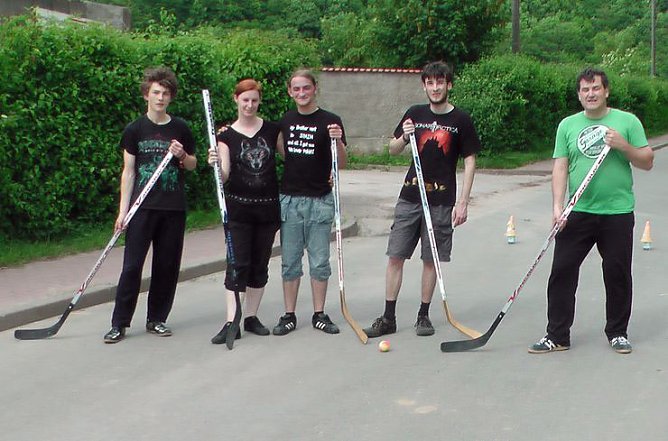 Straßenhockey (Foto: Karl-Heinz Herrmann) Straßenhockey (Foto: Karl-Heinz Herrmann)