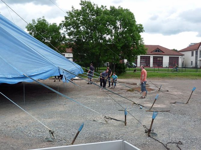 Zelte aufgebaut (Foto: Karl-Heinz Herrmann) Zelte aufgebaut (Foto: Karl-Heinz Herrmann)