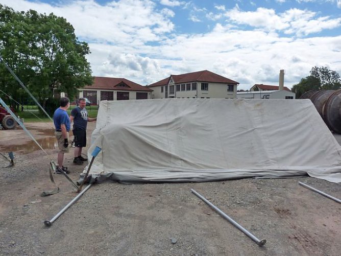 Zelte aufgebaut (Foto: Karl-Heinz Herrmann) Zelte aufgebaut (Foto: Karl-Heinz Herrmann)