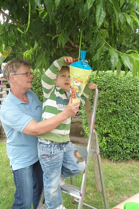 Tanz unterm Zuckertütenbaum (Foto: privat) Tanz unterm Zuckertütenbaum (Foto: privat)