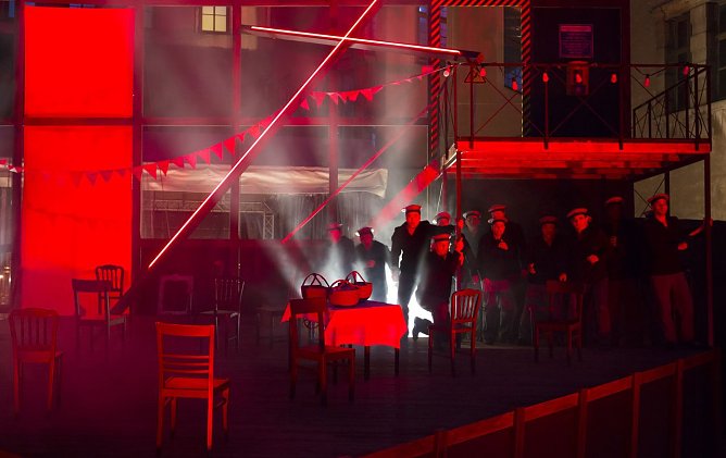 Der Opernchor des Nordh&auml;user Theaters (Foto: Theater Nordhausen)