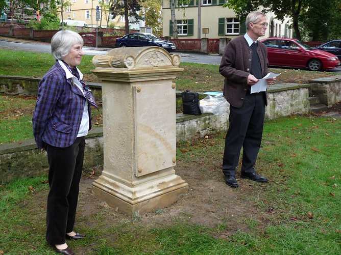 Restauration Grabmal (Foto: Karl-Heinz Herrmann)