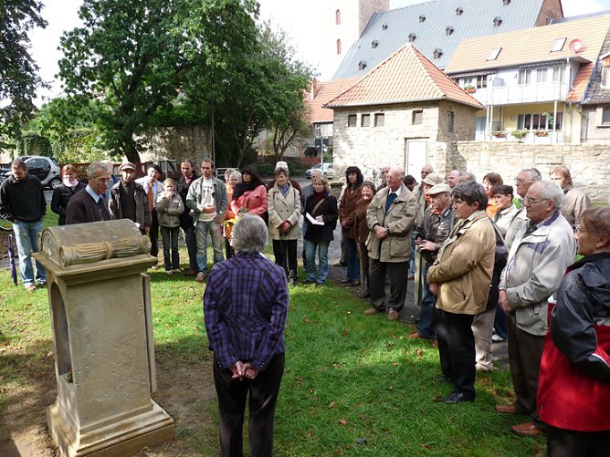 Restauration Grabmal (Foto: Karl-Heinz Herrmann)