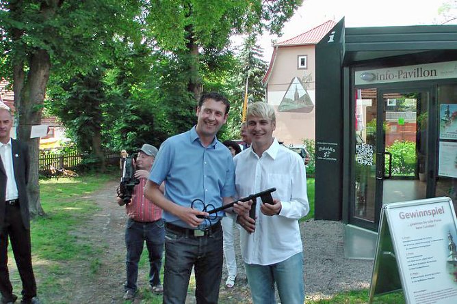 Fest am Schiefen (Foto: Karl-Heinz Herrmann) Fest am Schiefen (Foto: Karl-Heinz Herrmann)