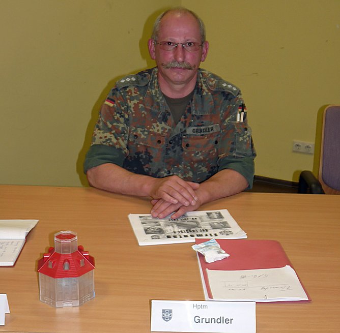 Bundeswehr mit Symposium (Foto: Karl-Heinz Herrmann) Bundeswehr mit Symposium (Foto: Karl-Heinz Herrmann)