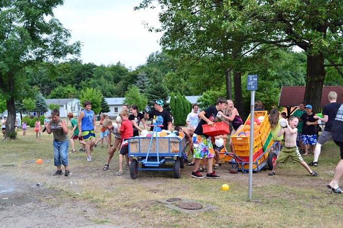 Sommer im KiEZ (Foto: Ferienpark Feuerkuppe) Sommer im KiEZ (Foto: Ferienpark Feuerkuppe)