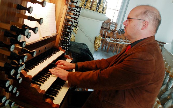 Christian Kropp an der Orgel (Foto: privat) Christian Kropp an der Orgel (Foto: privat)