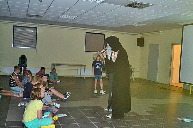 Lesespektakel im Ferienpark Feuerkuppe (Foto: Ferienpark Feuerkuppe) Lesespektakel im Ferienpark Feuerkuppe (Foto: Ferienpark Feuerkuppe)