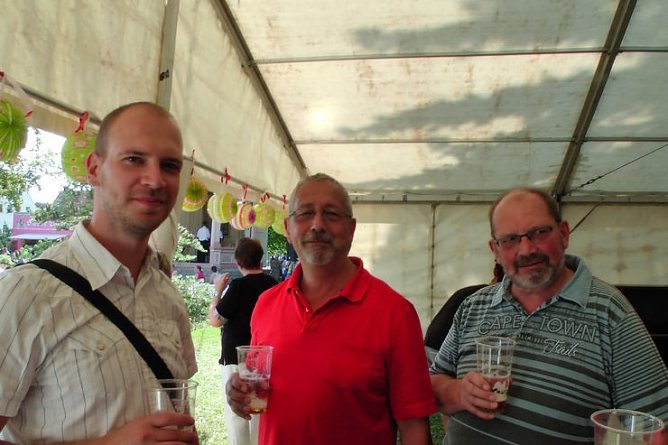 Flucht in den Schatten, (Foto: Karl-Heinz Herrmann)