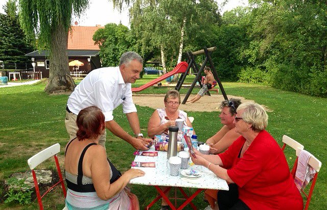 Auf Schwimmbadtour (Foto: Wahlkreisbüro Lemme) Auf Schwimmbadtour (Foto: Wahlkreisbüro Lemme)