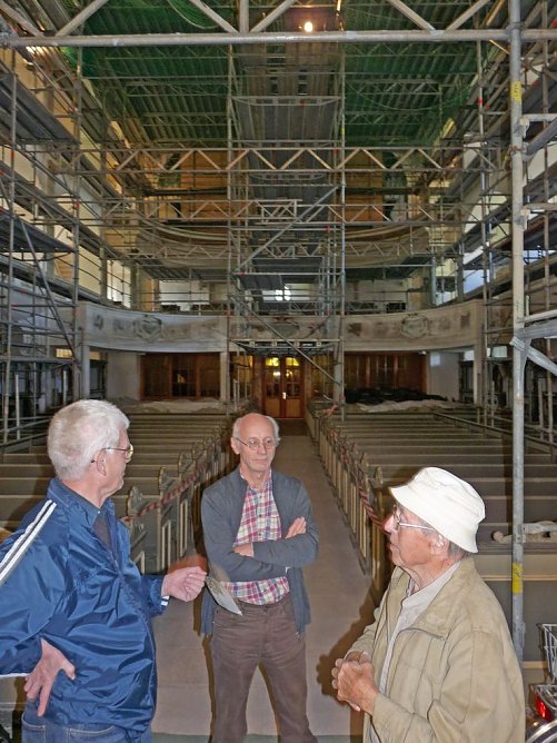 Deckengemälde mit Diskussion (Foto: Karl-Heinz Herrmann) Deckengemälde mit Diskussion (Foto: Karl-Heinz Herrmann)